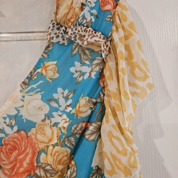 Woman's Cato Boho Floral/ cheetah print blouse with ruffles sleeves - Picture 3 of 9